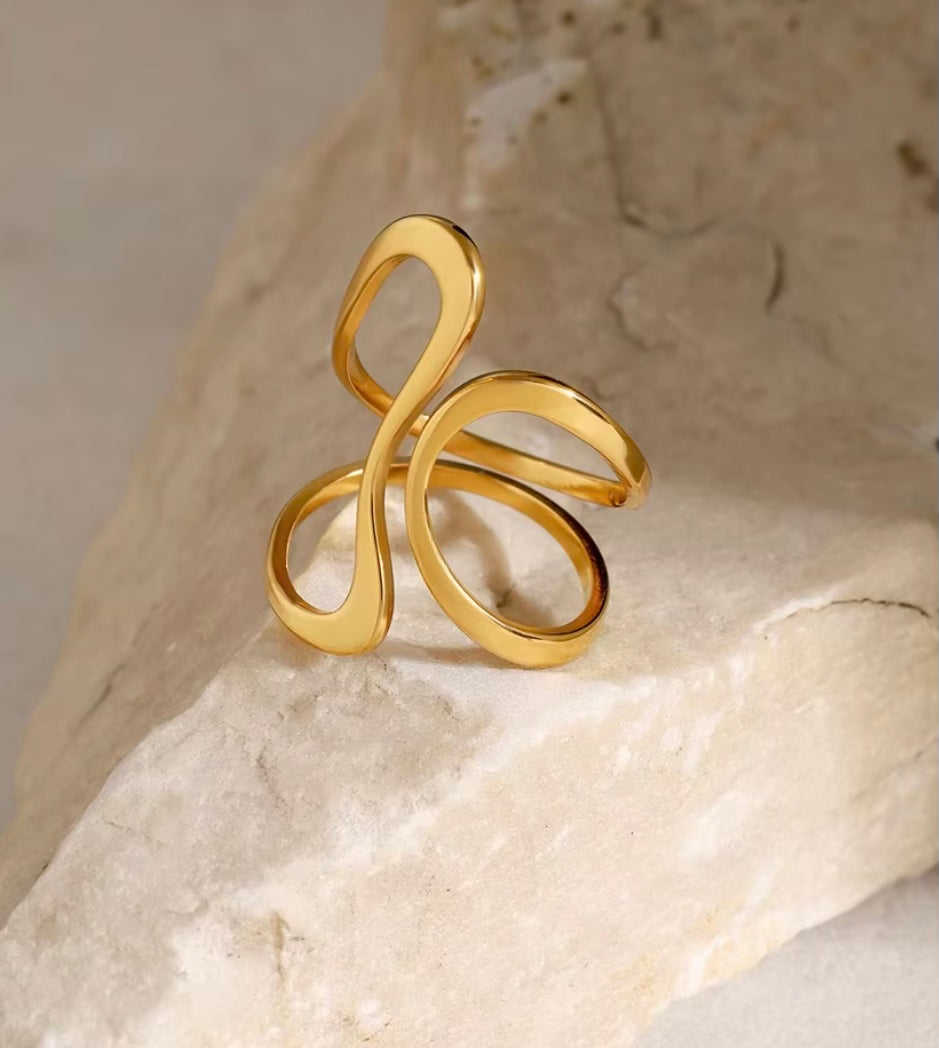 EdgeLuxe Gold Geometric Ring